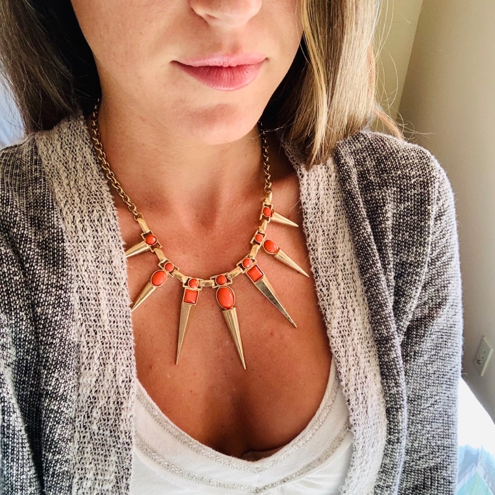 BKE gold and pink fashion necklace